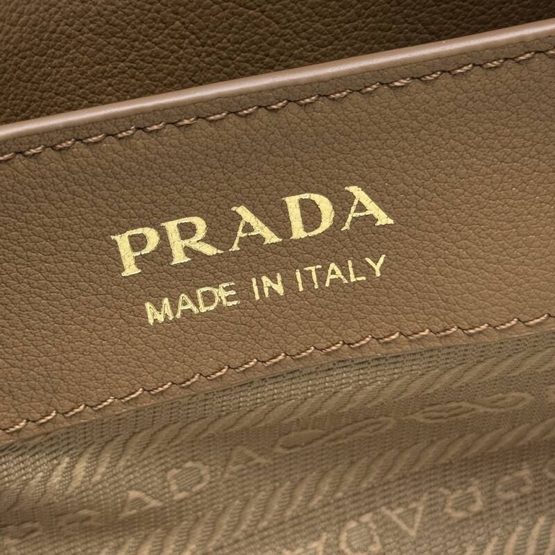 Prada Caramel brown leather 28x18x11cm shoulder — Premium Replica