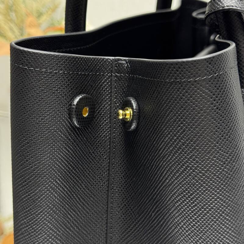 Prada Black shoulder bag — Premium Replica