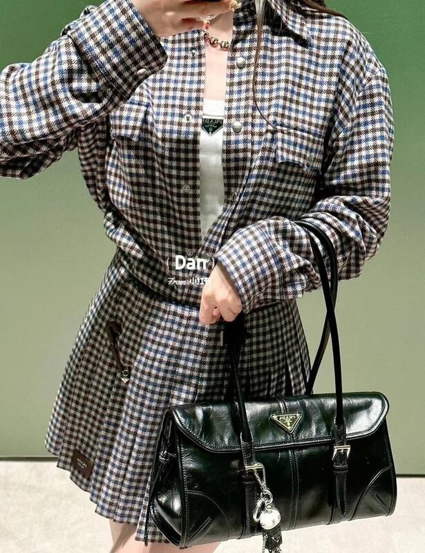 Prada Black 30x22x12cm shoulder bag — AAA Quality Replica