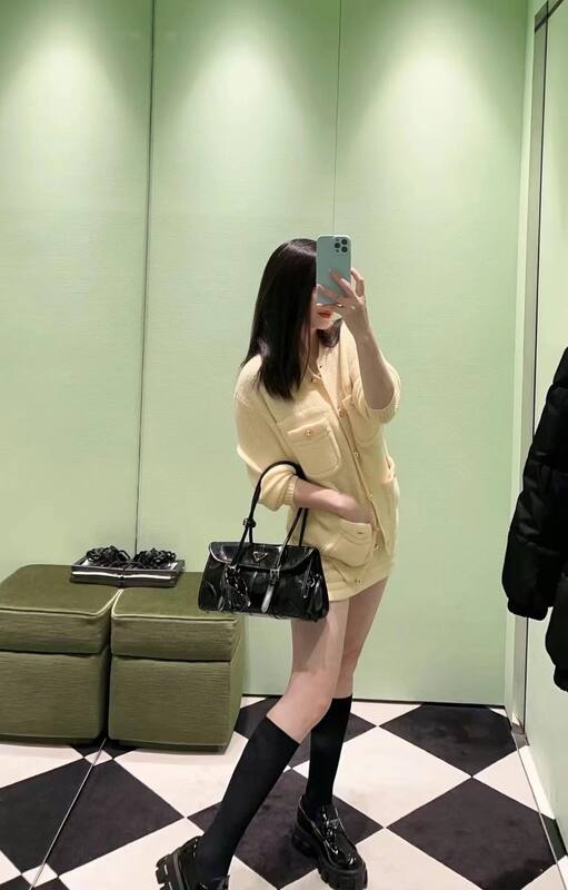 Prada Black 30x22x12cm shoulder bag — AAA Quality Replica