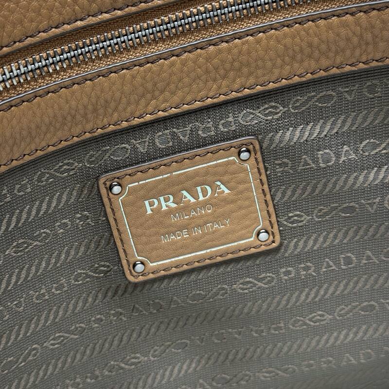 Prada Red 40x30x16cm shoulder bag — 1:1 Replica