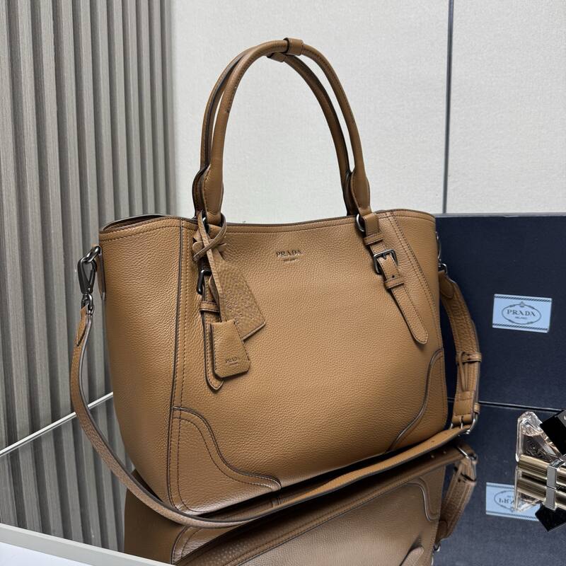 Prada Red 40x30x16cm shoulder bag — 1:1 Replica