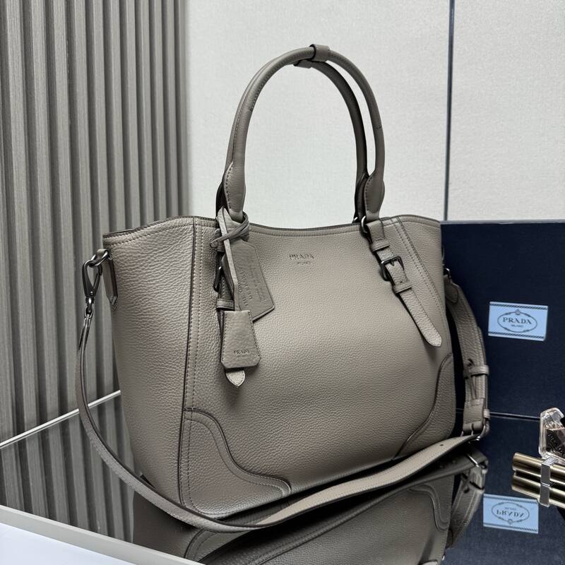 Prada Red 40x30x16cm shoulder bag — AAA Quality Replica