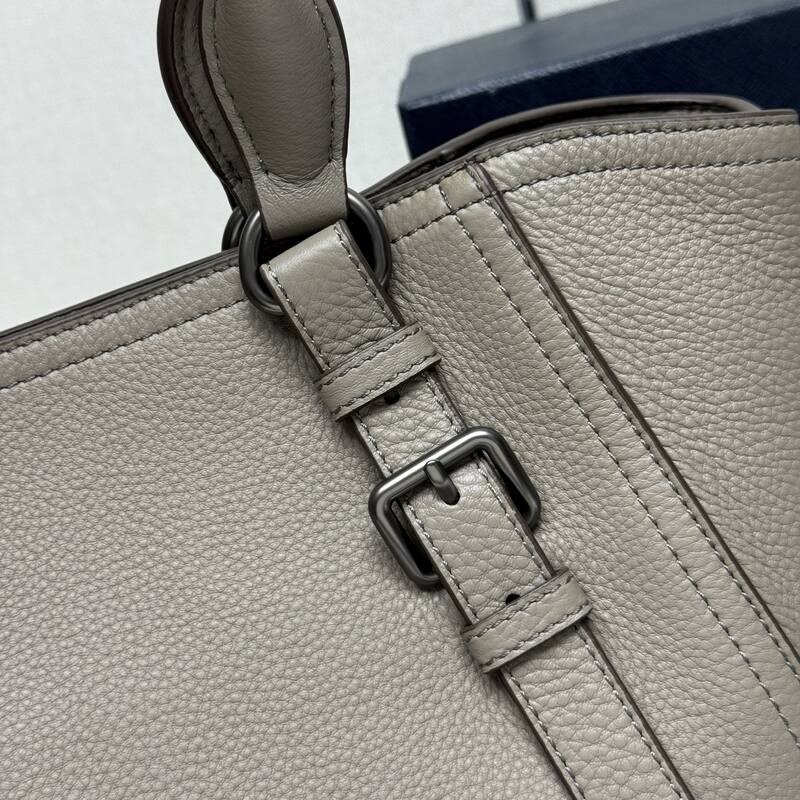 Prada Red 40x30x16cm shoulder bag — AAA Quality Replica