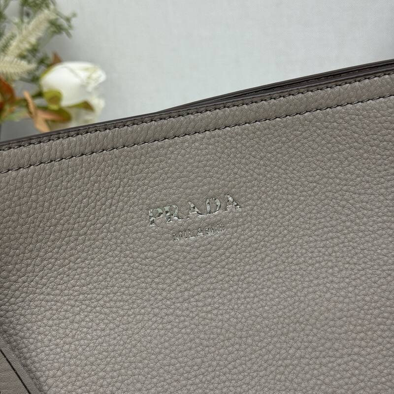 Prada Red 40x30x16cm shoulder bag — AAA Quality Replica