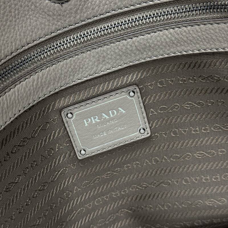 Prada Red 40x30x16cm shoulder bag — AAA Quality Replica