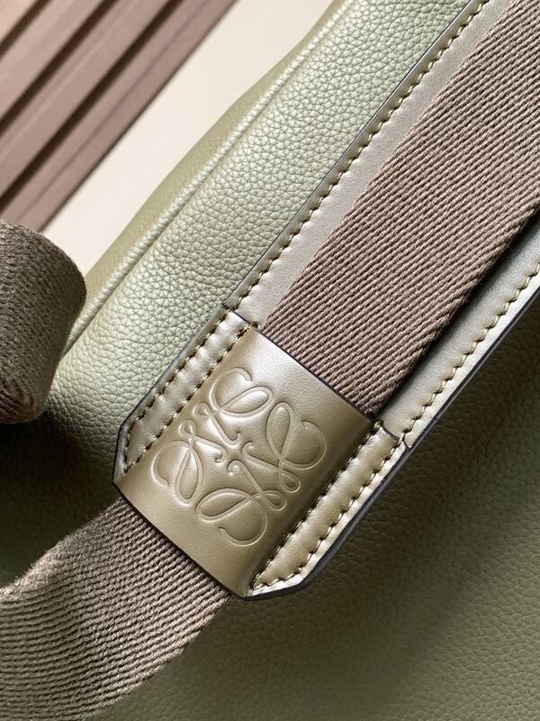 Loewe Green shoulder bag — AAA Quality Replica