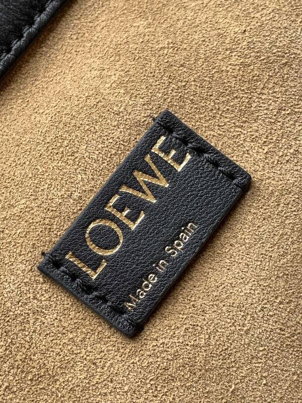 Loewe Black shoulder bag — AAA Quality Replica