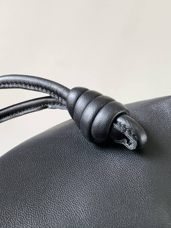 Loewe Black shoulder bag — AAA Quality Replica