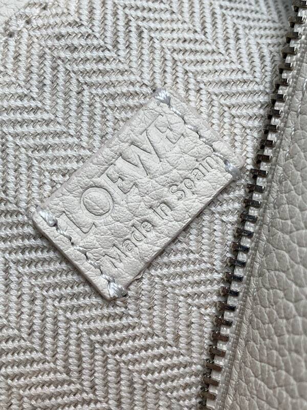 Loewe White shoulder bag — AAA Quality Replica