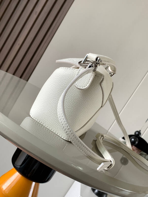 Loewe White shoulder bag — AAA Quality Replica