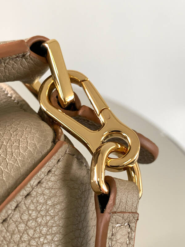Loewe Beige shoulder bag — 1:1 Replica