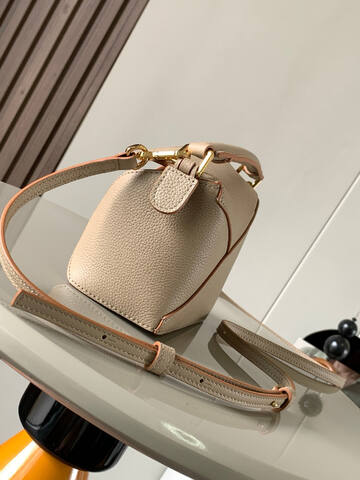 Loewe Beige 18x12cm shoulder bag 1 1 Replica