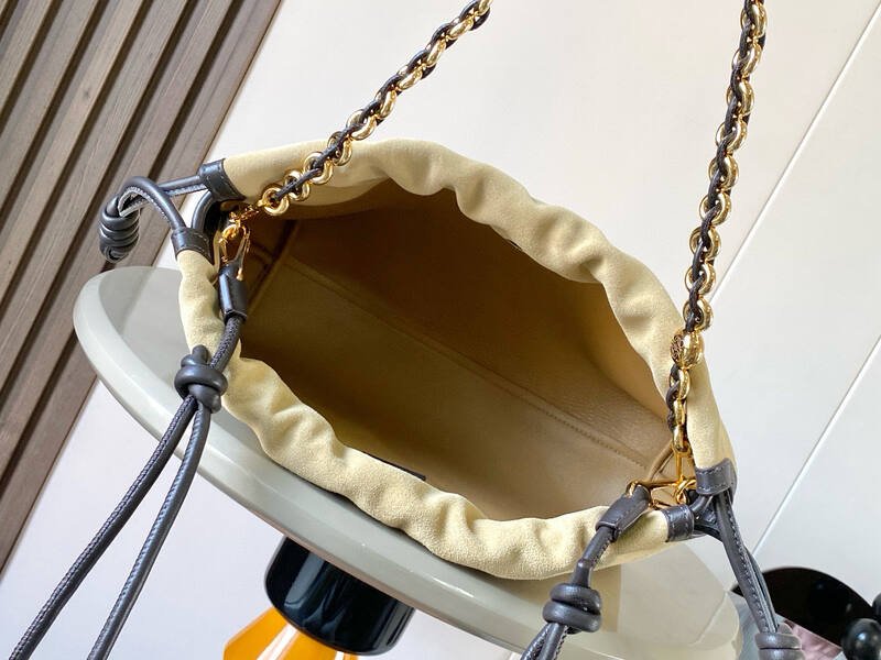 Loewe Black 25x18x10cm shoulder bag — Top Quality Replica