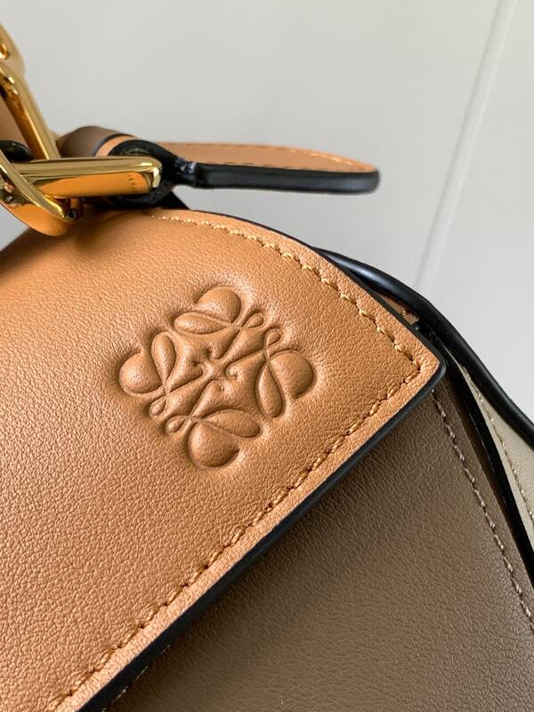 Loewe White 25x18x10cm shoulder bag — AAA Quality Replica