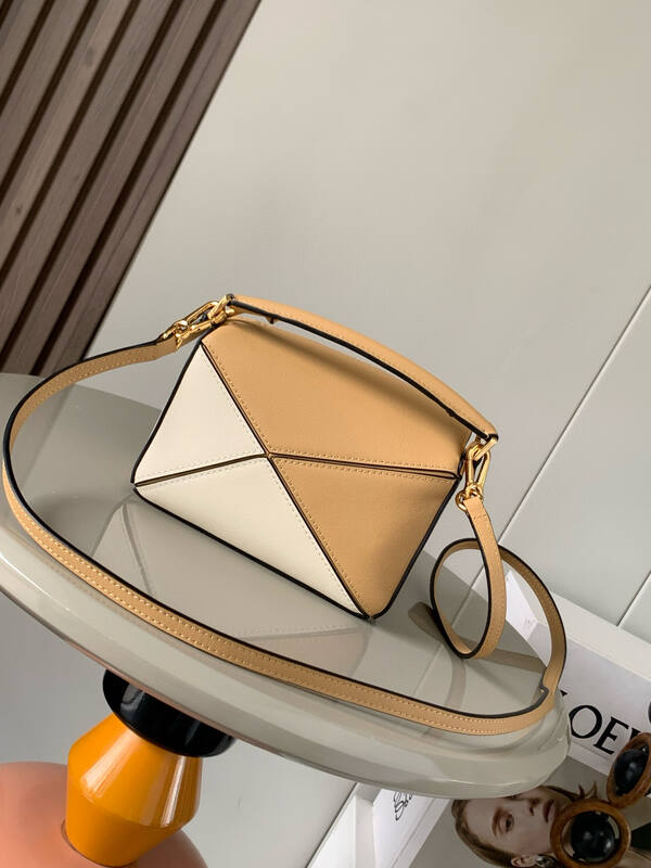 Loewe White shoulder bag — Premium Replica