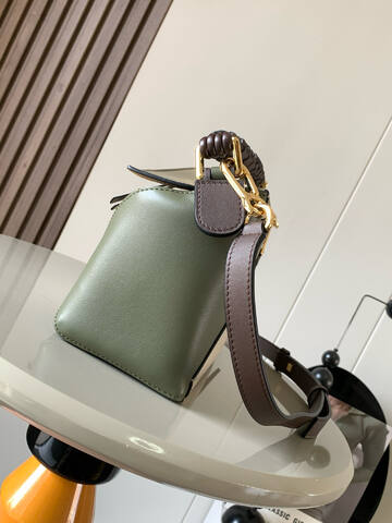 Loewe Brown 25x18x10cm shoulder bag Top Quality Replica