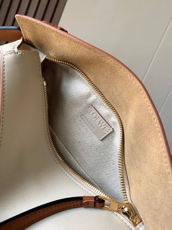 Loewe White 25x18x10cm shoulder bag — AAA Quality Replica