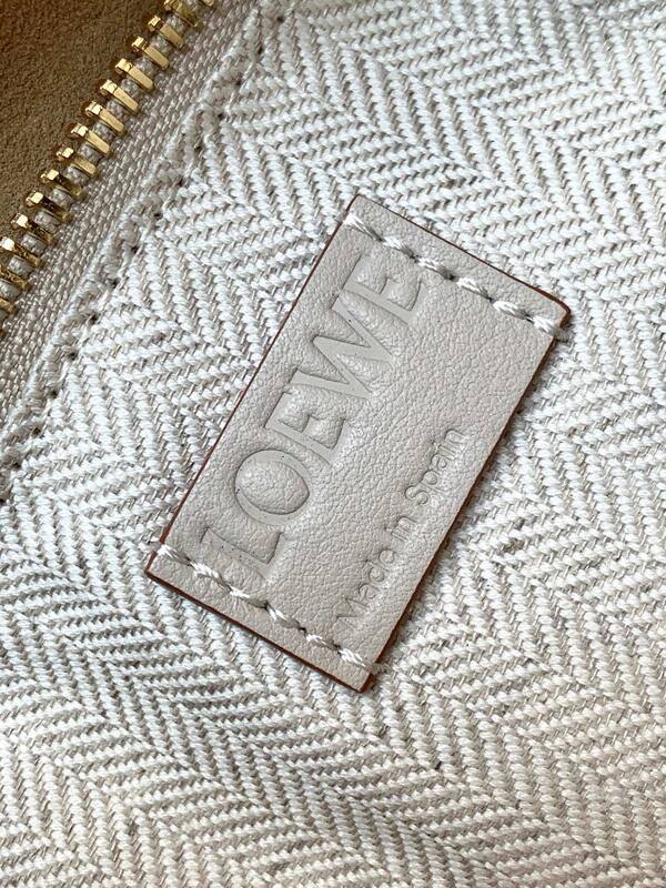 Loewe White 25x18x10cm shoulder bag — AAA Quality Replica