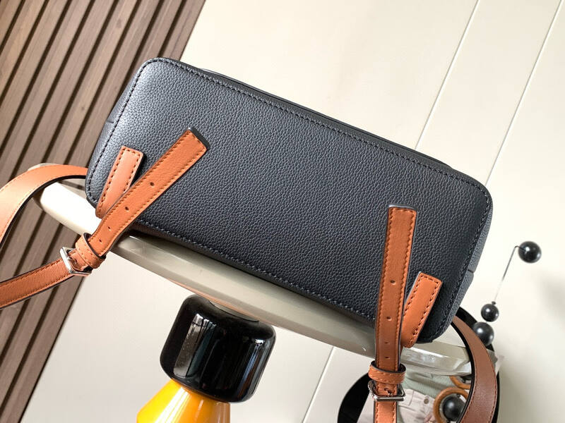 Loewe Black 25x18x10cm shoulder bag — 1:1 Replica
