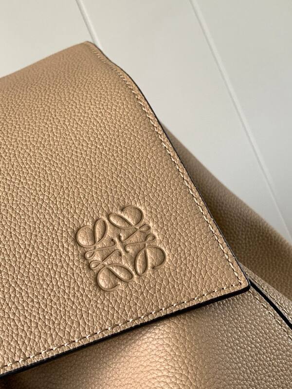 Loewe Black shoulder bag — Top Quality Replica