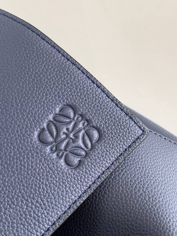 Loewe Black shoulder bag — AAA Quality Replica