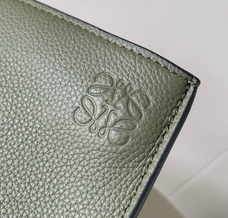 Loewe Green shoulder bag — AAA Quality Replica