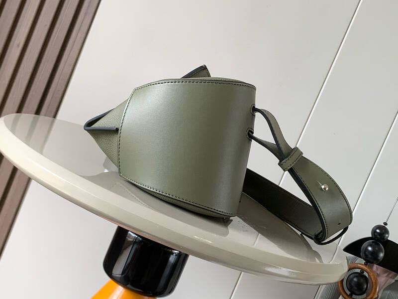 Loewe Green shoulder bag — AAA Quality Replica
