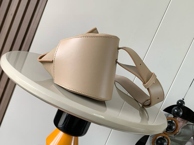 Loewe Beige shoulder bag — Top Quality Replica