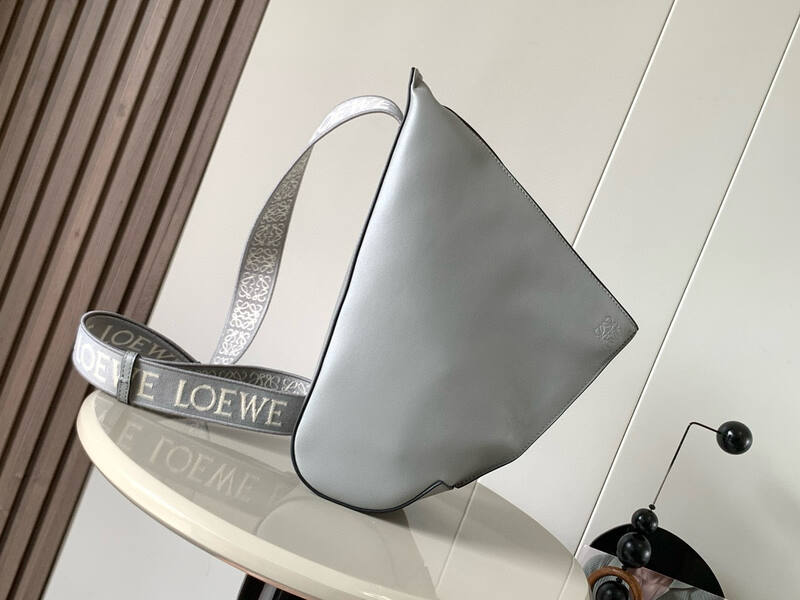 Loewe Grey 25x18x10cm shoulder bag — Premium Replica