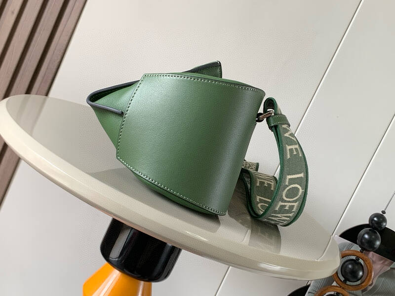 Loewe Calfskin shoulder bag — Premium Replica