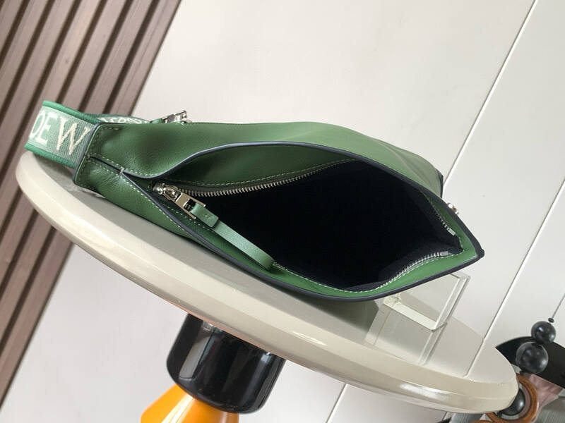 Loewe Calfskin shoulder bag — Premium Replica