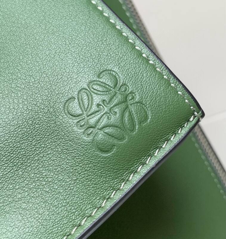 Loewe Calfskin shoulder bag — Premium Replica