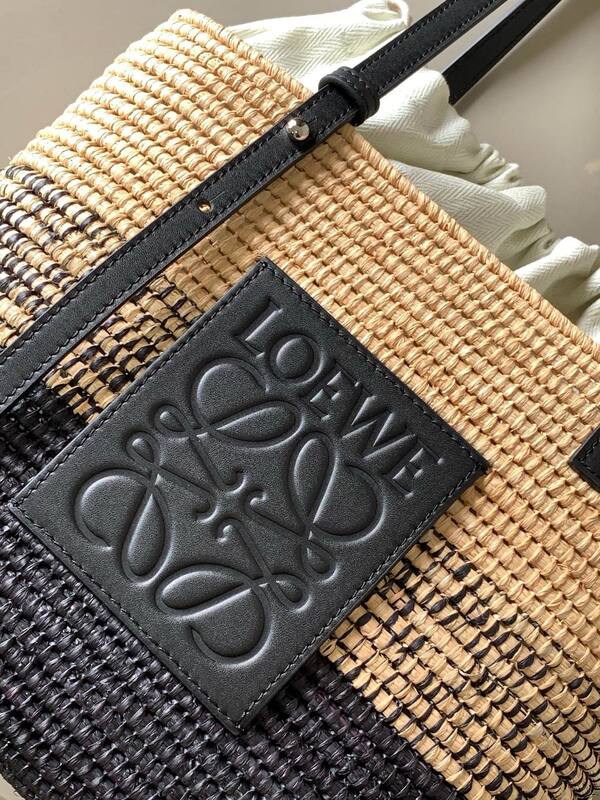 Loewe Black 25x18x10cm shoulder bag — 1:1 Replica