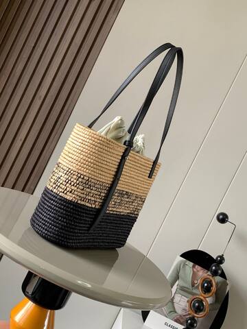 Loewe Black 25x18x10cm shoulder bag 1 1 Replica