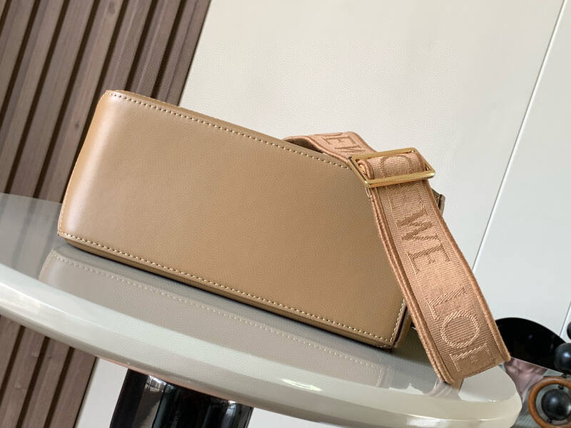 Loewe Beige 25x18x10cm shoulder bag — Top Quality Replica