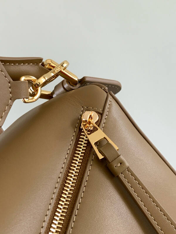 Loewe Beige 25x18x10cm shoulder bag — Top Quality Replica