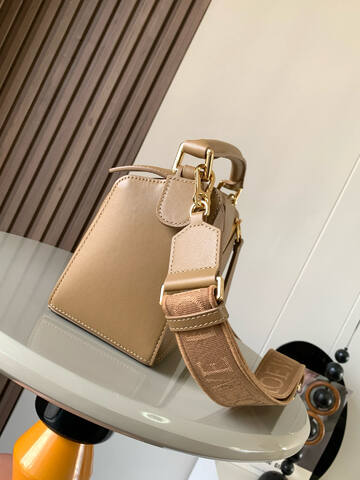 Loewe Beige 25x18x10cm shoulder bag Top Quality Replica