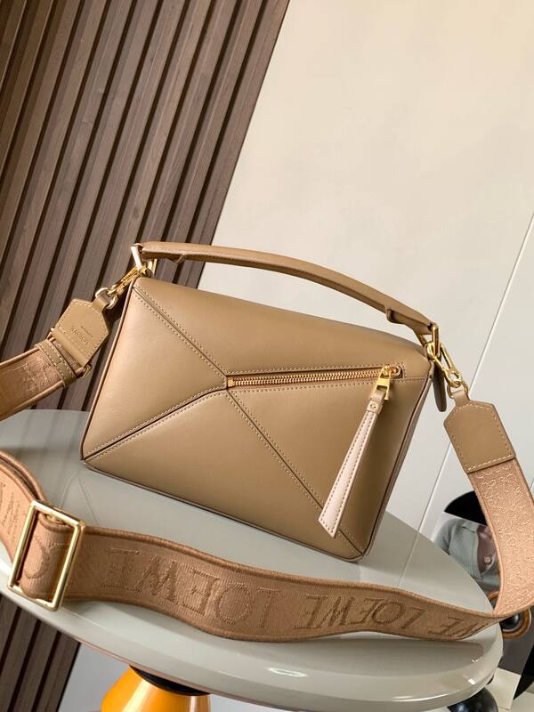 Loewe Beige 25x18x10cm shoulder bag — Top Quality Replica