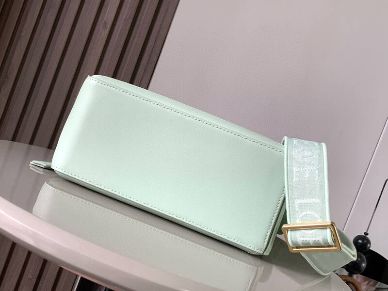 Loewe Green 25x18x10cm shoulder bag — Top Quality Replica