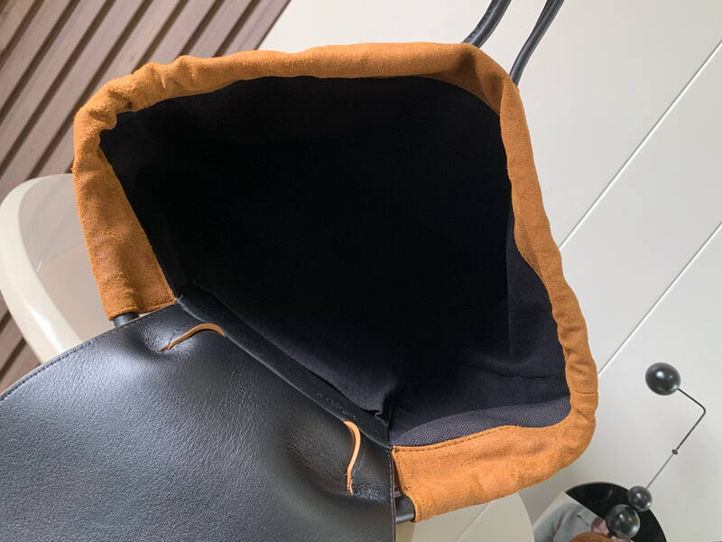 Loewe Black shoulder bag — Premium Replica