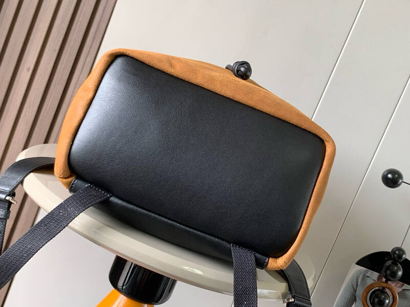 Loewe Black shoulder bag — Premium Replica