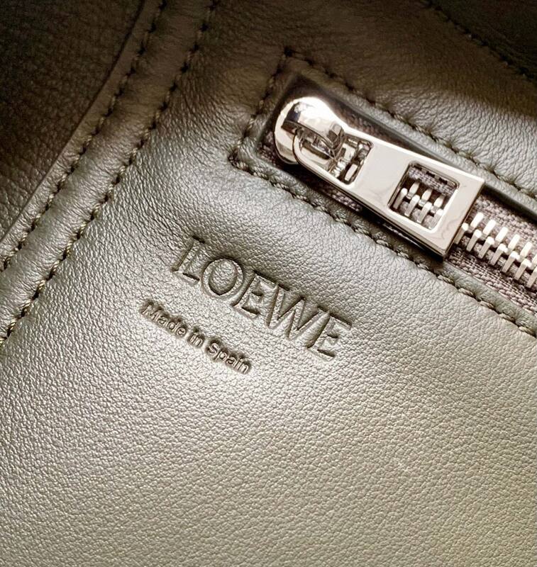Loewe shoulder bag — AAA Quality Replica
