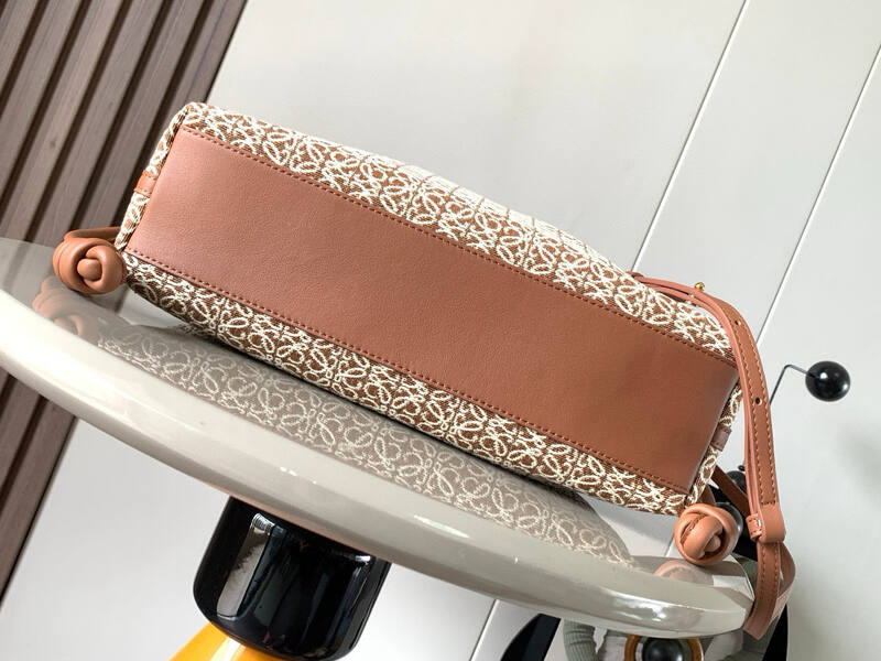 Loewe Brown shoulder bag — Premium Replica