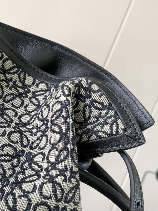 Loewe Black shoulder bag — Premium Replica