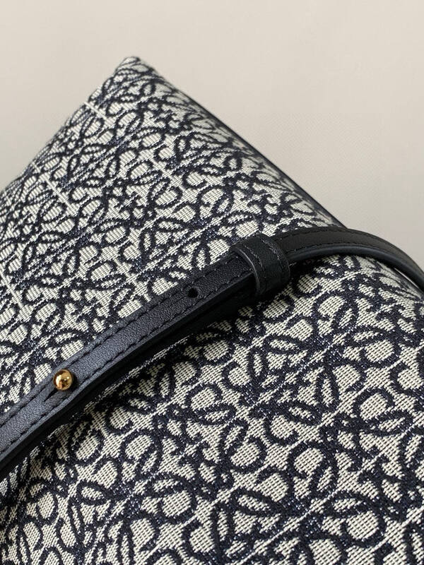 Loewe Black shoulder bag — Premium Replica
