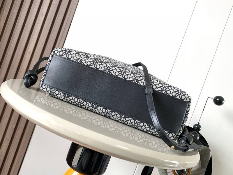 Loewe Black shoulder bag — Premium Replica