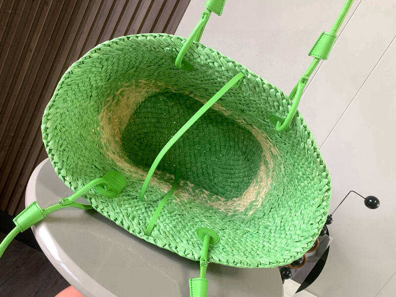 Loewe Beige shoulder bag — 1:1 Replica
