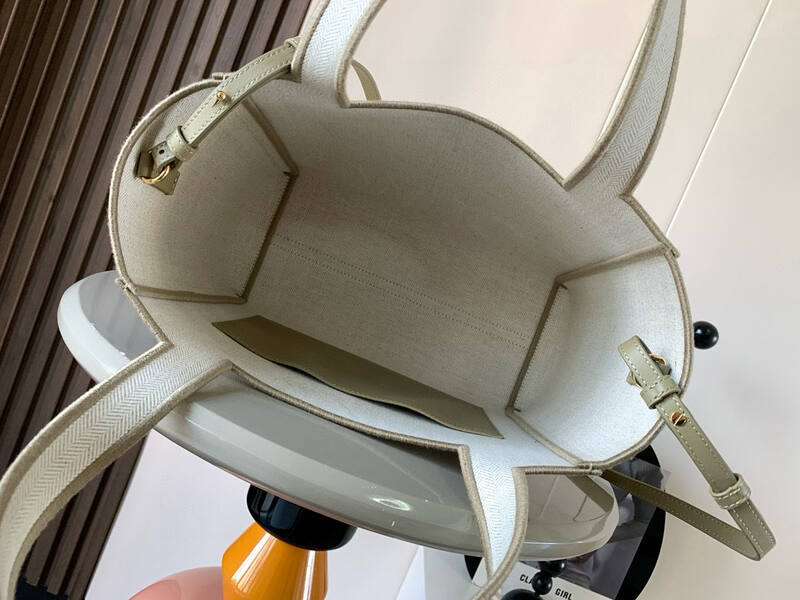 Loewe Beige shoulder bag — Top Quality Replica