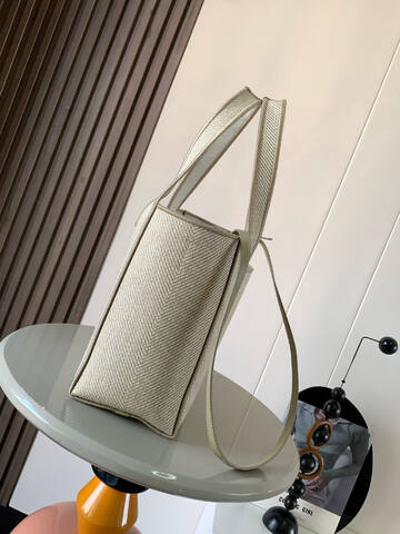 Loewe Beige shoulder bag Top Quality Replica
